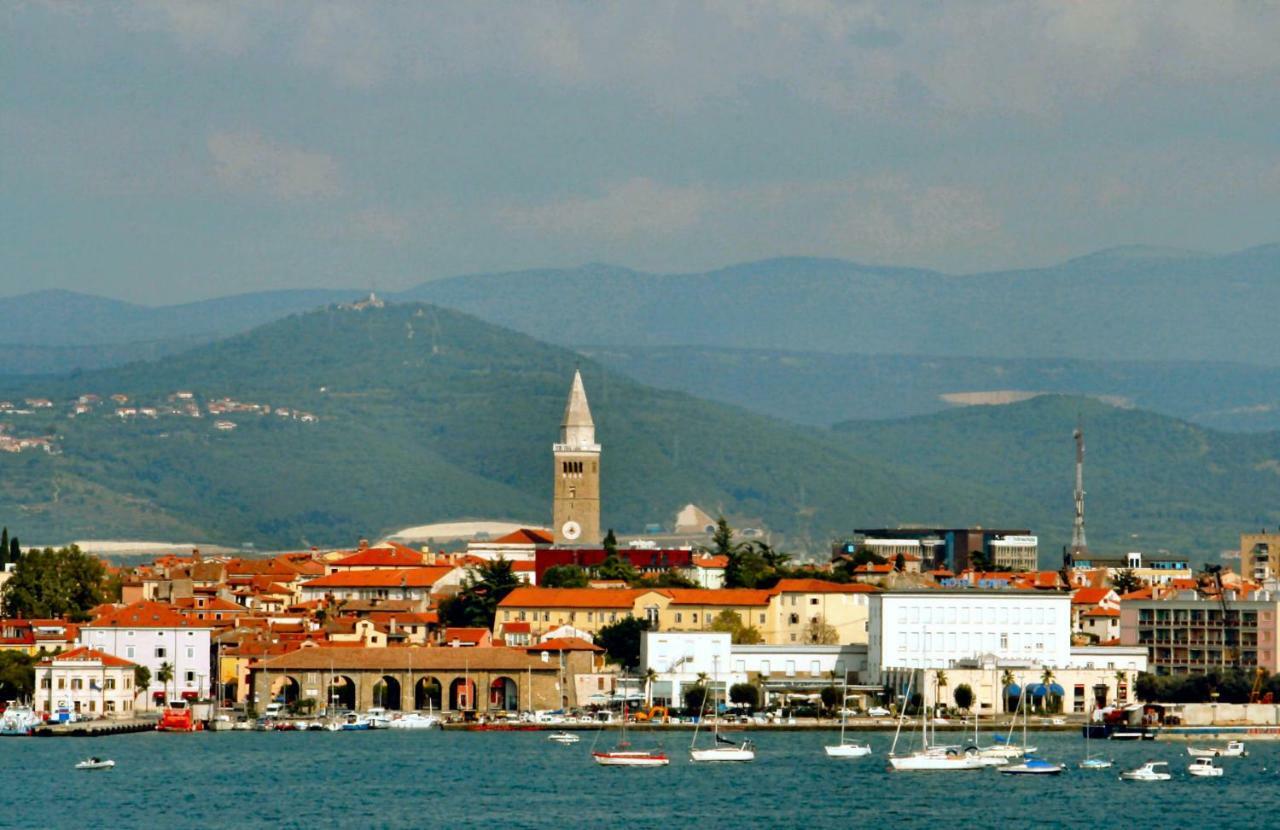 Old Court Palace Koper Hotel Exterior photo